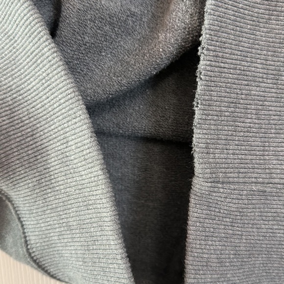 Abercrombie Grey Camo Sweatshirt Size XS - Picture 6 of 11